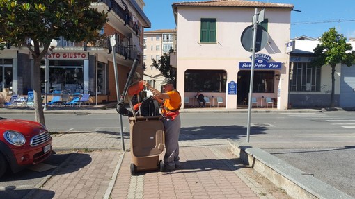 Interventi di pulizia nel Parco Peter Pan e lavaggi di strade