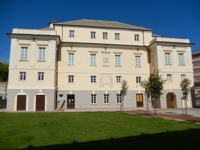 Andora, nei giardini di palazzo Tagliaferro lo spettacolo &quot;Ligustik Orchéstra&quot;