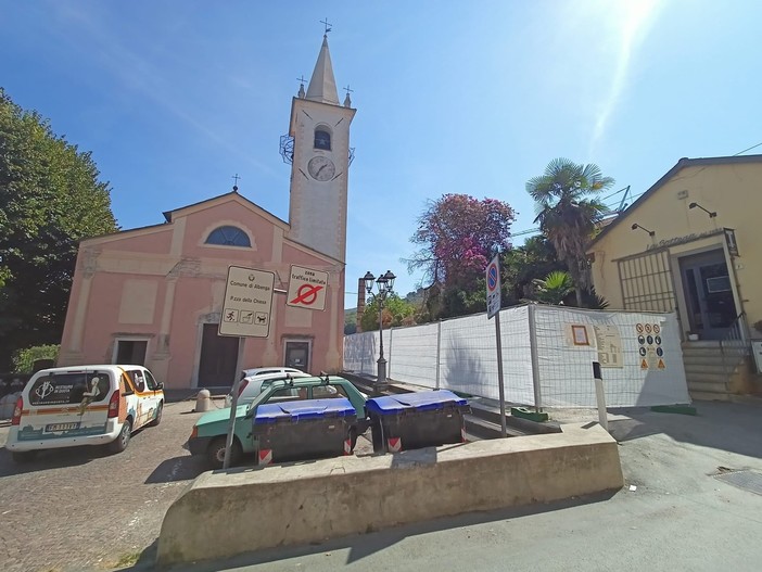 Albenga, iniziato il restyling di piazza della Chiesa a Lusignano (FOTO)