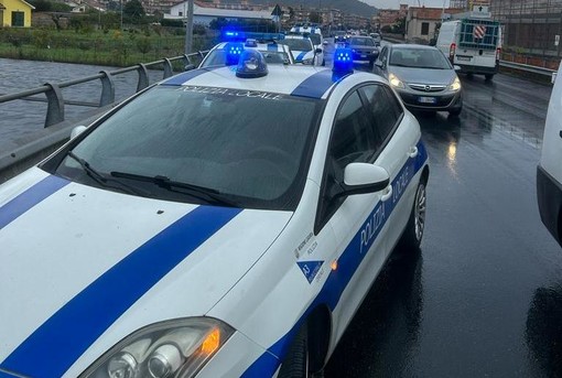 Ceriale, controlli della Polizia Locale nei parchi cittadini: minore deferito per detenzione di hashish