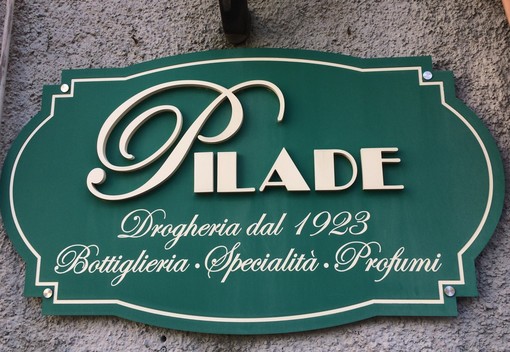 Profumi, tabacchi e bottiglieria: dal 1923 ad Altare la drogheria &quot;Pilade&quot;