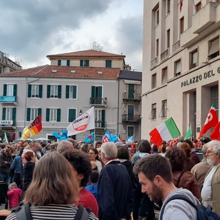 Savona, presidio contro Ddl Sicurezza, Pasa : &quot; Allo slogan 'Dio, patria e manganelli' rispondiamo con la mobilitazione&quot;