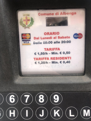 Albenga, Tomatis: &quot;I parcometri non accettano carte di credito e bancomat, fioccano le multe&quot;