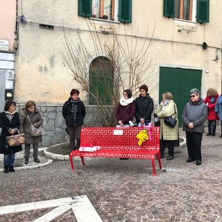 Altare: inaugurata oggi la &quot;panchina rossa&quot; contro la violenza sulle donne