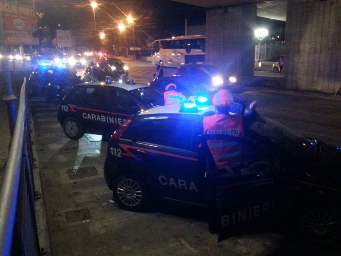 Contrasto ai furti e allo spaccio: elicottero e Carabinieri in azione ad Albenga, controllate 105 persone