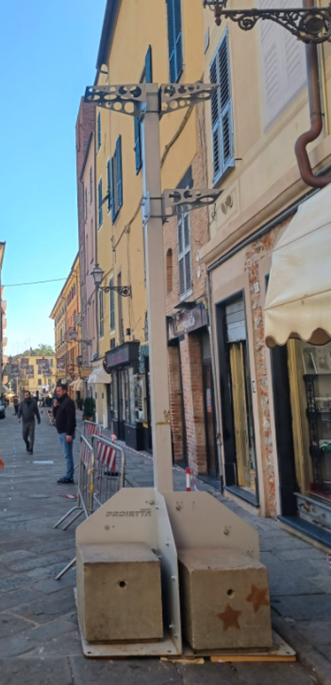 Albenga, nel centro storico tornano le proiezioni architetturali per Natale