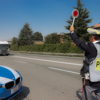 Paura sull'autostrada, tir contromano sulla A6 fermato dalla polizia stradale