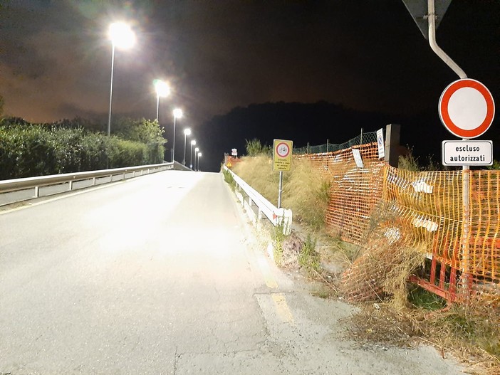 Albisola, sospensione del divieto di passaggio per moto e biciclette sul Ponte Pertini e creazione di una rotonda: approvata mozione della minoranza