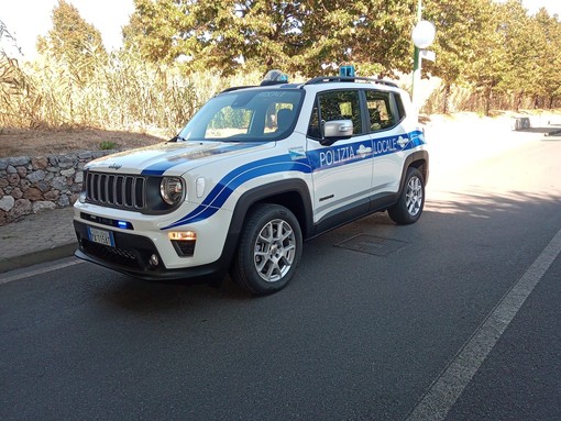 Borghetto, parco mezzi più &quot;green&quot; per la Polizia locale: in servizio una nuova vettura ibrida