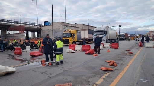 Operaio muore in porto a Genova, proclamato lo sciopero anche a Savona