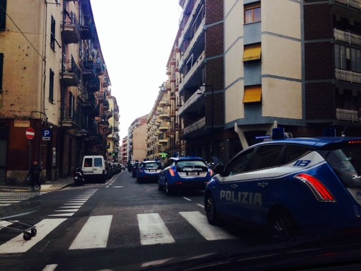 Savona, maxi-pattuglione della Polizia di Stato nella zona di via Torino