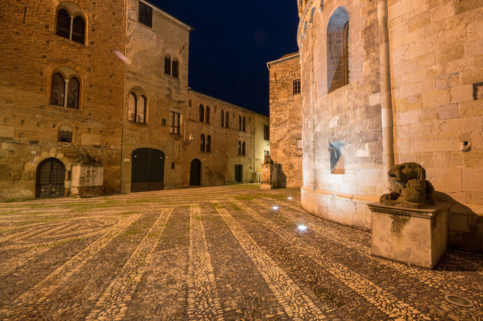 Ad Albenga, in piazza dei Leoni si parla di &quot;Estetica a tavola. Dall’Antica Roma a Gualtiero Marchesi&quot;