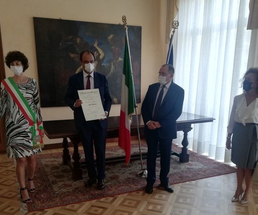 Il prefetto Ugo Taucer insignito dell'onorificenza di Commendatore dell’Ordine al Merito della Repubblica Italiana