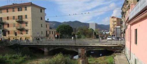 Demolizione e ricostruzione del ponte sul Segno: senso unico di marcia in via Caduti per la Libertà