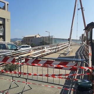 Savona Ponte Ruffino chiuso ma i pedoni ignorano i divieti. Ordinanza della polizia municipale
