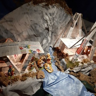 Savona, un presepe a Zinola con la scenografia del ponte Morandi (FOTO)