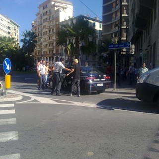 Savona, lite e rissa ieri pomeriggio in piazza Saffi un naso rotto e un arresto (le foto)