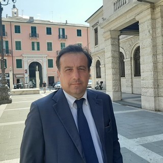 Raccolte firme per il degrado a Savona, il sindaco scuote la cittadinanza: &quot;State sereni, quella è una disabitudine nel dialogare. Discutiamo insieme&quot;