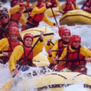 Rafting Sauna Cavallo Chalet e Cena: scegli un ponte del 25 aprile diverso