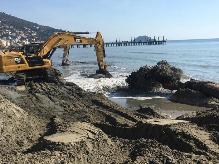 Alassio, ripascimento e allunamento del Molo Ferrando: individuati gli esecutori, il cantiere nell'anno nuovo