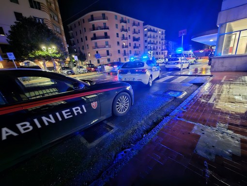 Albenga, lite in stazione tra due gruppi di persone. Intervengono carabinieri e polizia locale