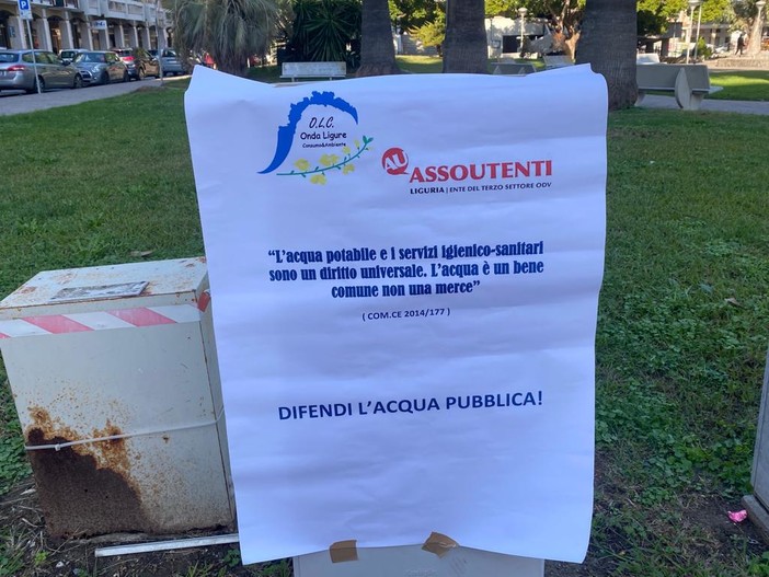 La protesta di Assoutenti ad Andora per la gestione critica dell'acqua