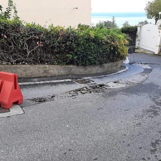 Rottura stradale ad Albissola, tratto a senso unico alternato. Vicesindaco Silvestro: &quot;Sono in corso le verifiche&quot;