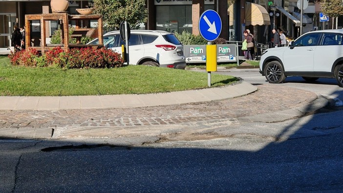 Albisola, asfalti ammalorati in via dei Siri e nelle rotonde di Corso Mazzini e Corso Ferrari: stanziati quasi 60mila euro