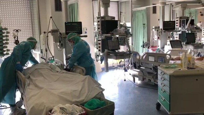 Terapia intensiva dell'ospedale San Paolo di Savona. Dottor Brunetto: &quot;Aiutateci ad aiutare&quot; (FOTO E VIDEO)