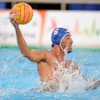 Pallanuoto, premiati i giocatori savonesi che hanno fatto la storia dei successi Biancorossi