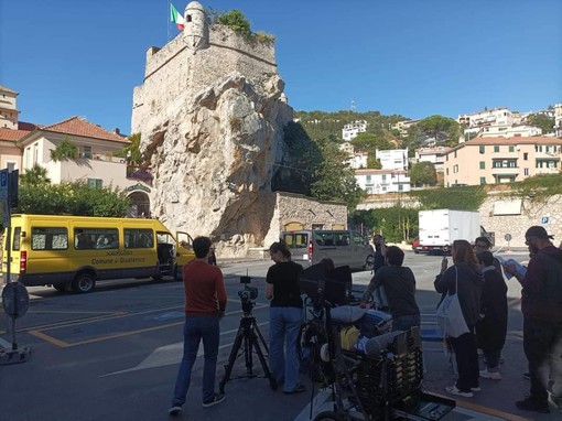 Pietra Ligure si trasforma in set a cielo aperto per le riprese della serie TV &quot;Canonico&quot; (FOTO)