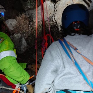 Finale, rocciatori senza luci recuperati dal Soccorso alpino e Vigili del fuoco