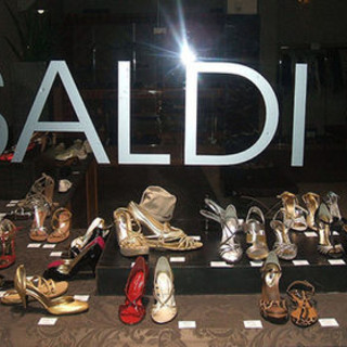 Savona: saldi, ora va di moda lo shopping on line