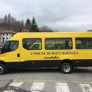 Roccavignale, è arrivato il nuovo scuolabus (FOTO)