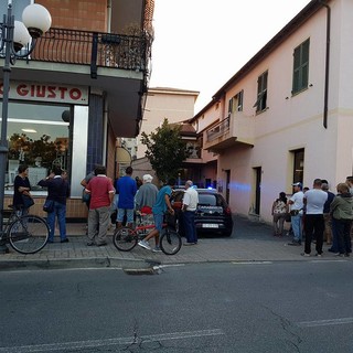 Albenga, scippa una donna anziana e scappa, ma fa la fine del topo: preso dai Carabinieri in uno scantinato