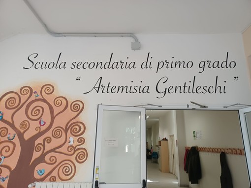 Albenga, l'educazione civica prende corpo: la scuola di Leca sarà intitolata ad Artemisia Gentileschi (FOTO)