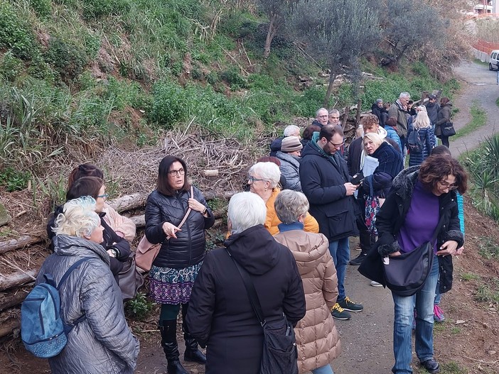 Gattile di Albissola, sit in di protesta di volontari e cittadini contro la chiusura: &quot;La struttura non si tocca&quot; (FOTO E VIDEO)