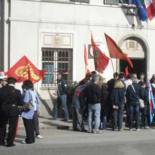 I lavoratori Schneider in corteo a Cairo Montenotte