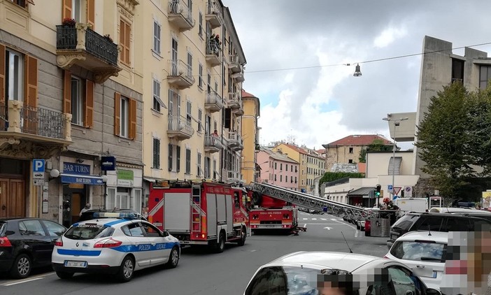 Savona, malore in casa in via Luigi Corsi: intervento dei Vigili del Fuoco