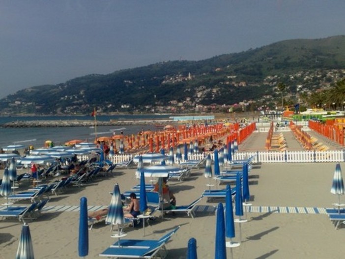 Spiagge, privatizzazioni concessioni e corporazioni (con l'ombra della 'ndrangheta?)