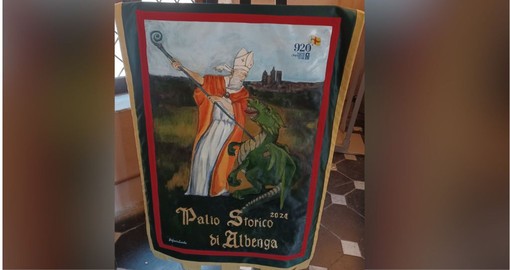 Palio Storico di Albenga, l’artista Stefania Loreto è l’autrice dello stendardo 2024