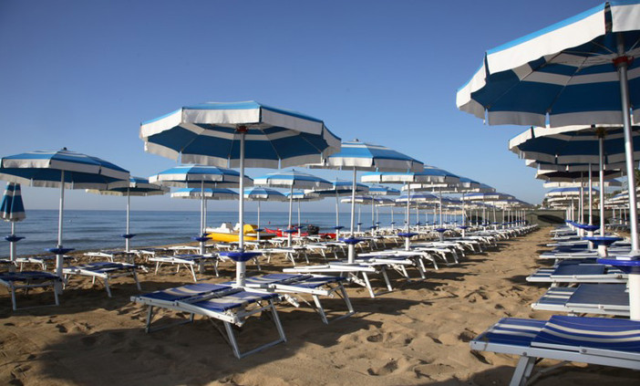 Spiagge, estate a due marce per i balneari: male a giugno e bene a luglio