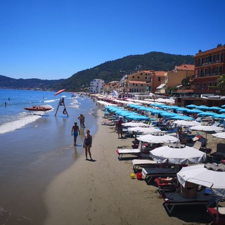 La spiaggia di Alassio è tra le più apprezzate dai turisti in arrivo dalla Costa Azzurra