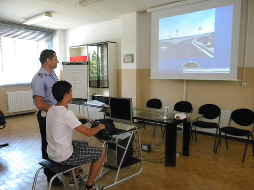 Savona: la Polizia Municipale si dota di un simulatore di guida per l'educazione stradale