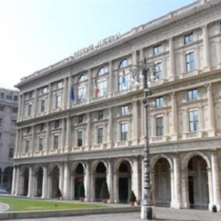 Regione, l'accusa del Pd: &quot;700 mila euro per un nuovo maxi schermo e per rifare l'ingresso del Palazzo&quot;