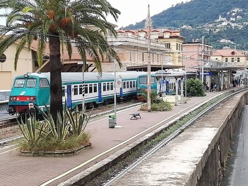 Daspo e controlli alla stazione di Alassio, il sindaco Melgrati scrive nuovamente alle Ferrovie per valutare chiusure notturne