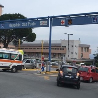 Savona, 15enne travolto da un'auto in via Montenotte: ricoverato al San Paolo