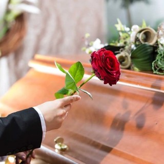 Socrem Apeiron Savona: servizi funebri completi per funerale religioso, laico o cremazione