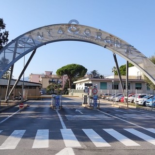 Ospedale Santa Corona, in pensione tre ginecologi mentre il Ponente è sempre in attesa della riapertura del punto nascite