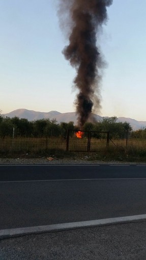 Incendio baracca a Lusignano: sul posto i vigili del fuoco